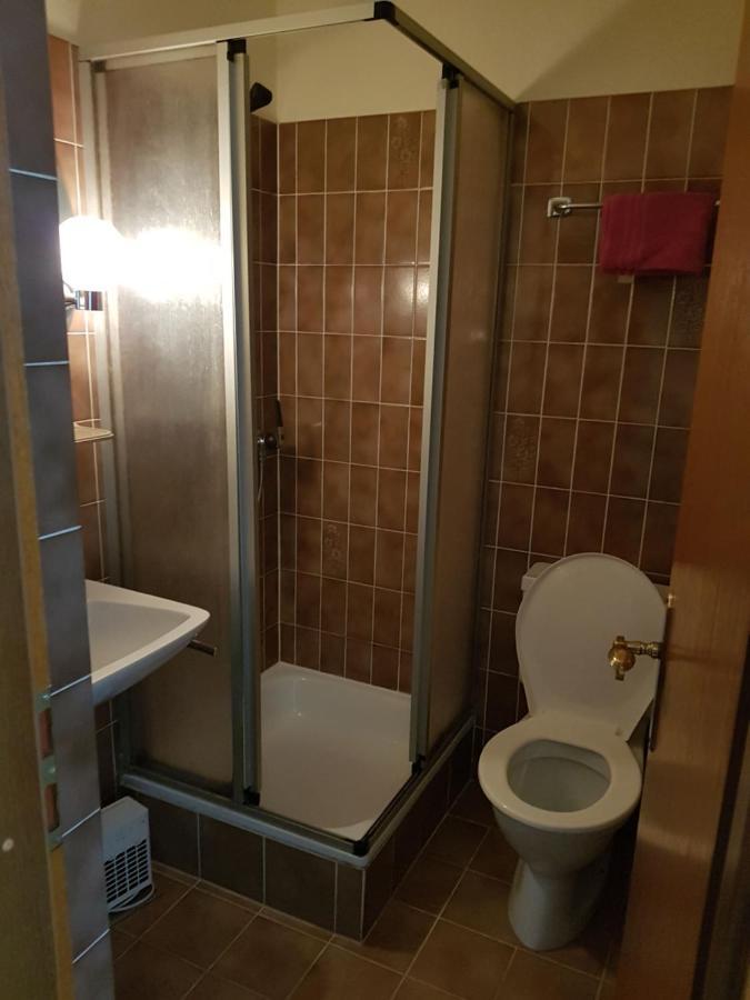 Hotel Garni Elisabetta Gordola Exterior foto