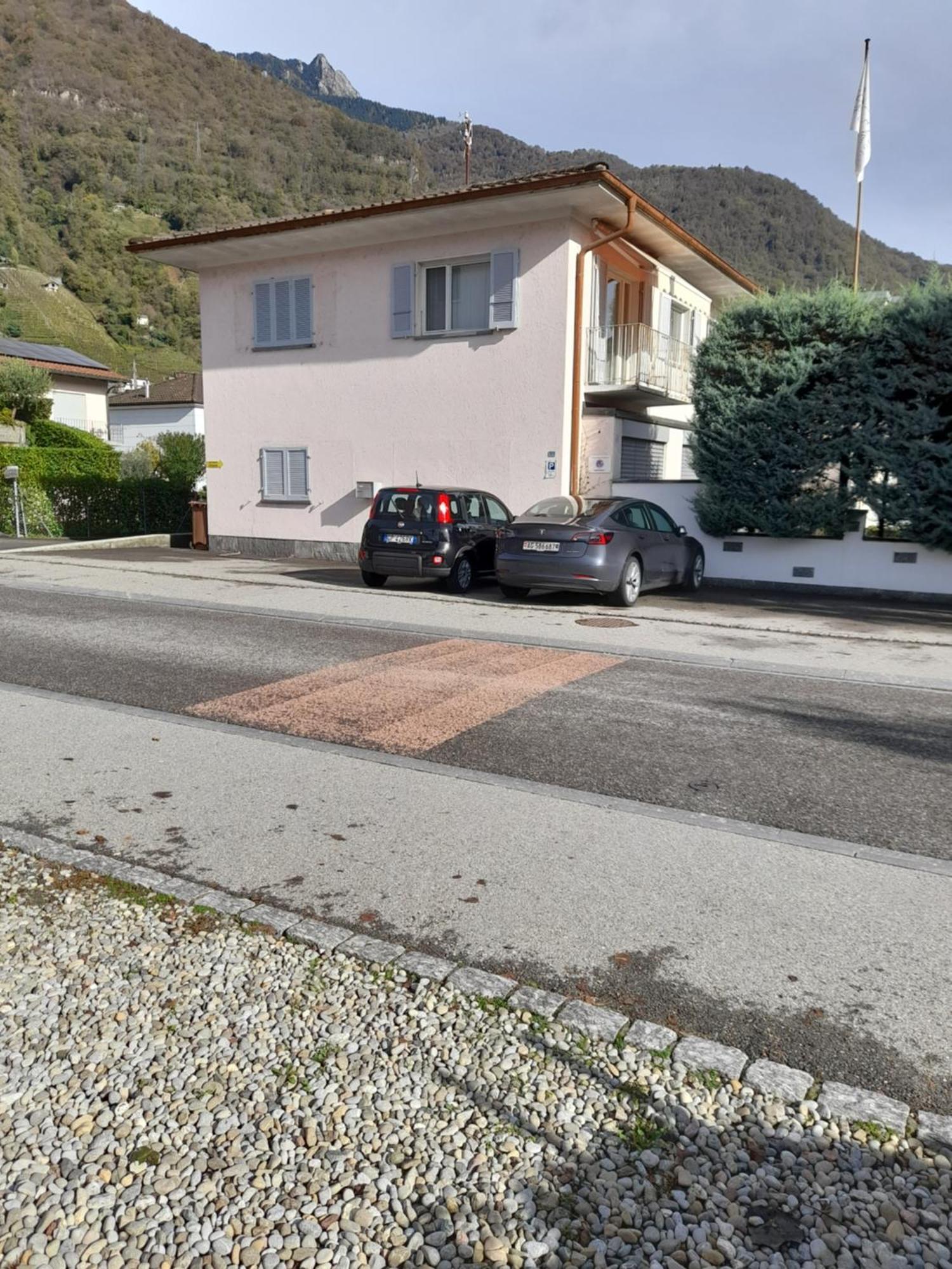 Hotel Garni Elisabetta Gordola Exterior foto